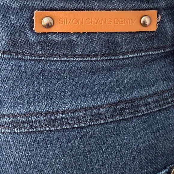 Simon Chang Denim Women’s Straight Leg Zip Closure Jeans Pants - Picture 6 of 9